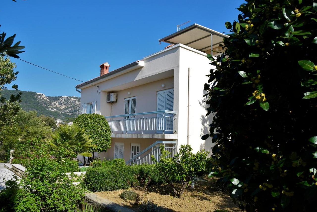 Miramar Gardenn Apartmment Banjol Exterior photo