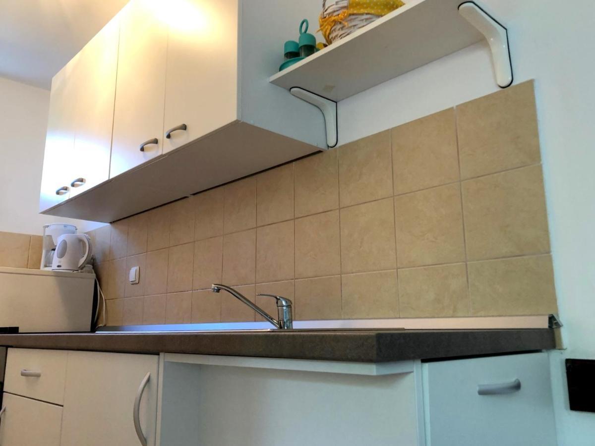 Miramar Gardenn Apartmment Banjol Exterior photo