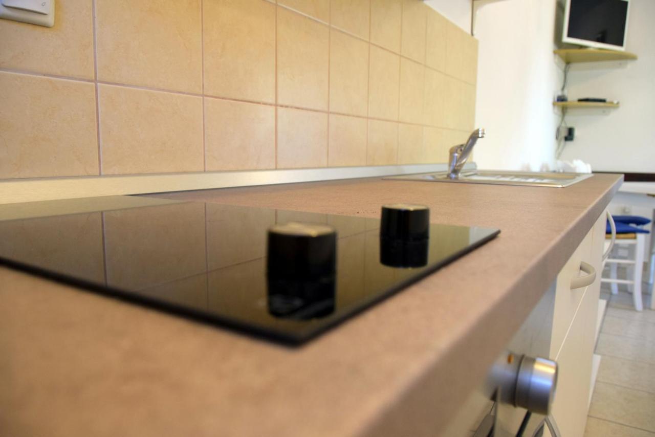 Miramar Gardenn Apartmment Banjol Exterior photo